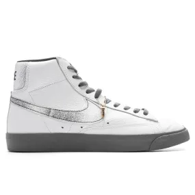 Blazer Mid 77 EMB - White/Smoke Grey/Black