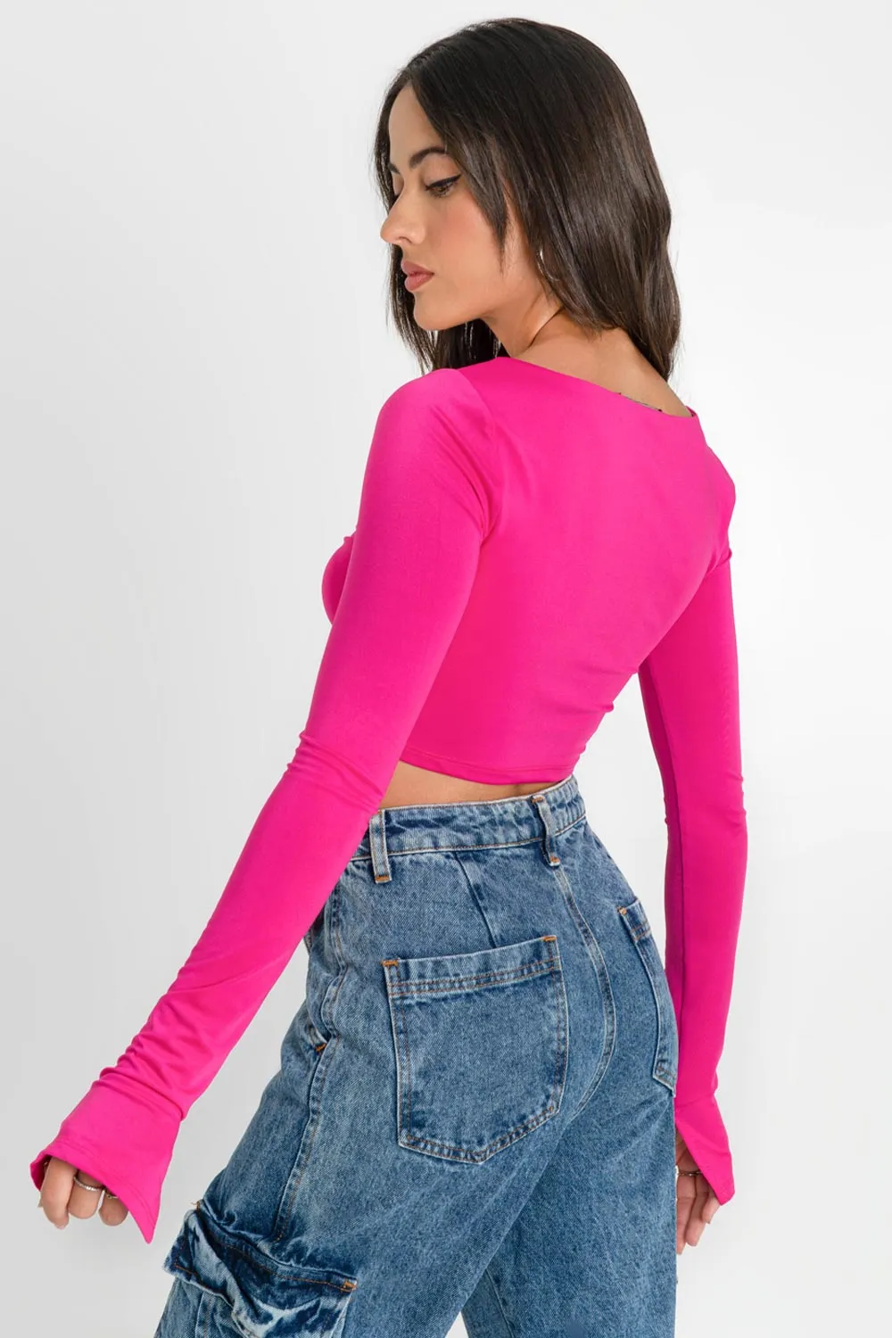 Crop top escote v cut outs con nudo