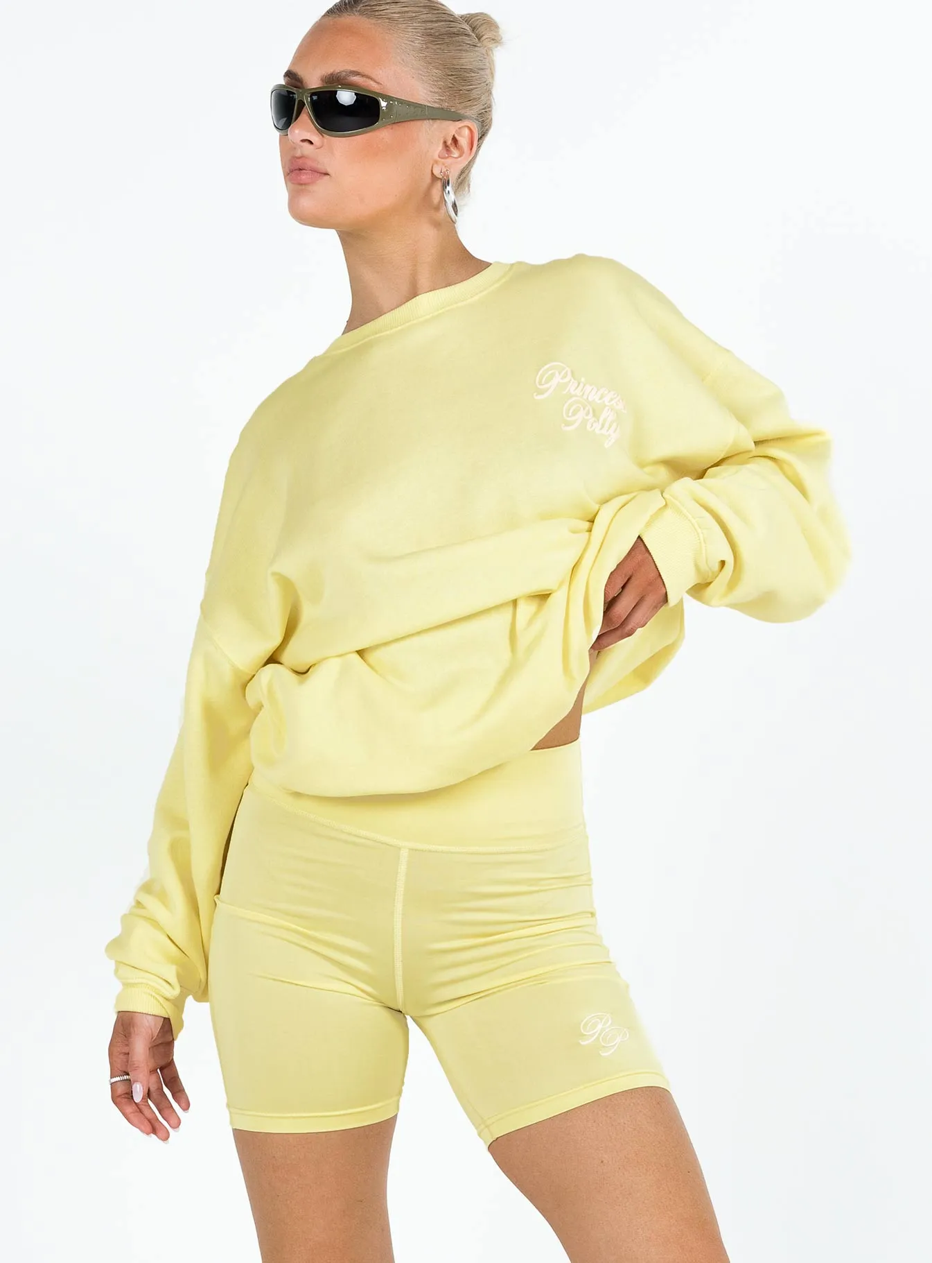 Princess Polly Bike Shorts Cursive Text Lemon / Eggshell