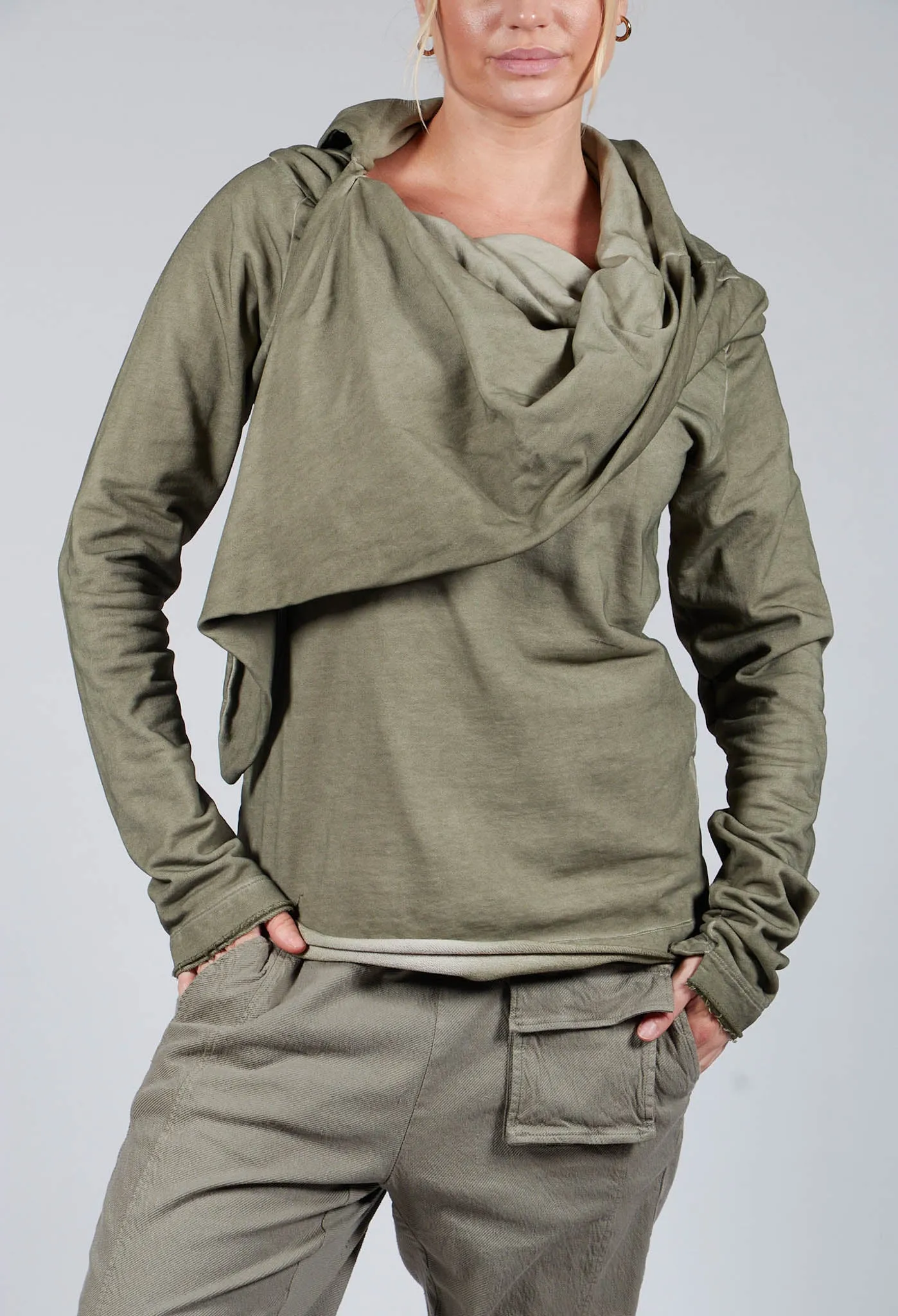 Raw Hemmed Tie Neck Pullover in Schilf Cloud